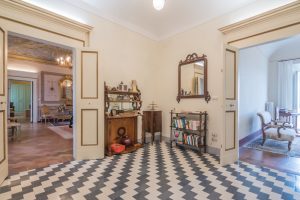 L’Agenzia Immobiliare Puzielli propone prestigioso piano nobile con affreschi in vendita nel cent (19)