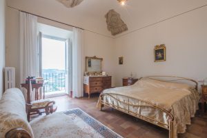 L’Agenzia Immobiliare Puzielli propone prestigioso piano nobile con affreschi in vendita nel cent (20)