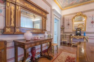 L’Agenzia Immobiliare Puzielli propone prestigioso piano nobile con affreschi in vendita nel cent (23)