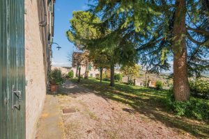 L'Agenzia Immobiliare Puzielli propone Prestigiosa proprietà immobiliare in vendita nelle Marche