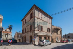 Palazzo in vendita nel centro storico di Santa Vittoria in Matenano (22)