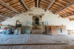 L’Agenzia Immobiliare Puzielli propone antico casale da ristrutturare con stupenda vista panorami (32)