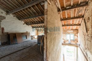 L’Agenzia Immobiliare Puzielli propone antico casale da ristrutturare con stupenda vista panorami (33)