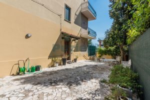 L’Agenzia Immobiliare Puzielli propone appartamento conte terrazzo (16)
