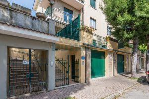 L’Agenzia Immobiliare Puzielli propone appartamento conte terrazzo (25)