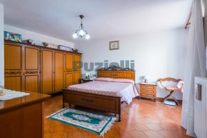 L’Agenzia Immobiliare Puzielli, propone casa in vendita nel centro storico di Fermo (14)