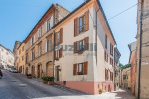 L’Agenzia Immobiliare Puzielli, propone casa in vendita nel centro storico di Fermo (24)