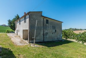 L’Agenzia Immobiliare Puzielli propone casa singola con vista panoramica in vendita a Montegranaro (17)