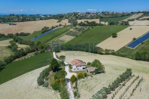 L’Agenzia Immobiliare Puzielli propone casa singola con vista panoramica in vendita a Montegranaro (4)