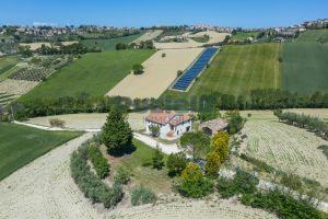L’Agenzia Immobiliare Puzielli propone casa singola con vista panoramica in vendita a Montegranaro (5)