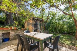 L’Agenzia Immobiliare Puzielli propone villa con parco in vendita vicino Ascoli Piceno nelle Marche (20)