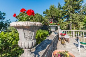 L’Agenzia Immobiliare Puzielli propone villa con parco in vendita vicino Ascoli Piceno nelle Marche (24)