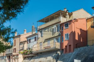 L’Agenzia Immobiliare Puzielli, propone casa con terrazzo in vendita nel centro storico di Fermo (27)