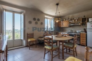 L’Agenzia Immobiliare Puzielli, propone casa con terrazzo in vendita nel centro storico di Fermo (6)