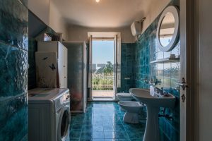 L’Agenzia Immobiliare Puzielli, propone casa con terrazzo in vendita nel centro storico di Fermo (9)