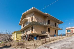 L’Agenzia Immobiliare Puzielli propone appartamento al grezzo su casa bifamiliare in vendita a Fermo (10)