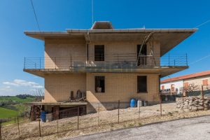 L’Agenzia Immobiliare Puzielli propone appartamento al grezzo su casa bifamiliare in vendita a Fermo (9)