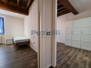L’Agenzia Immobiliare Puzielli propone appartamento ristrutturato nel centro storico di Fermo (13)