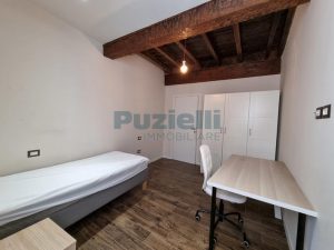L’Agenzia Immobiliare Puzielli propone appartamento ristrutturato nel centro storico di Fermo (20)