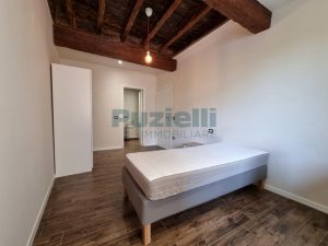 L’Agenzia Immobiliare Puzielli propone appartamento ristrutturato nel centro storico di Fermo (25)