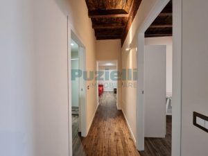 L’Agenzia Immobiliare Puzielli propone appartamento ristrutturato nel centro storico di Fermo (31)