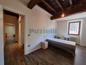 L’Agenzia Immobiliare Puzielli propone appartamento ristrutturato nel centro storico di Fermo (32)