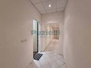 L’Agenzia Immobiliare Puzielli propone appartamento ristrutturato nel centro storico di Fermo (36)