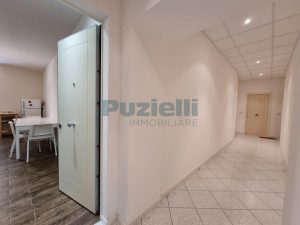 L’Agenzia Immobiliare Puzielli propone appartamento ristrutturato nel centro storico di Fermo (37)
