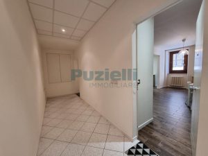 L’Agenzia Immobiliare Puzielli propone appartamento ristrutturato nel centro storico di Fermo (38)