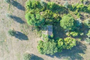 L'agenzia Immobiliare Puzielli propone casale da ristrutturare con Terreno a Massignano (1)