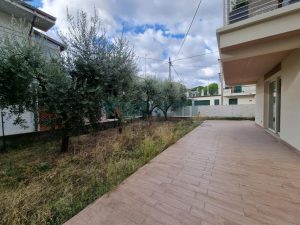 L’Agenzia Immobiliare Puzielli propone appartamento con giardino e garage a Porto San Giorgio (16)