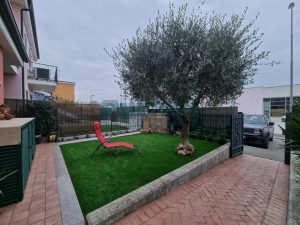 L’Agenzia Immobiliare Puzielli propone appartamento con giardino in vendita a Pedaso (33)