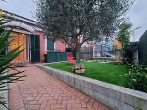 L’Agenzia Immobiliare Puzielli propone appartamento con giardino in vendita a Pedaso (34)