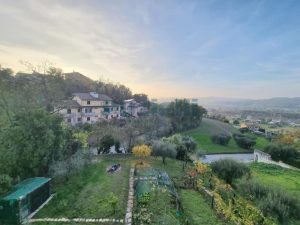 L’Agenzia Immobiliare Puzielli propone appartamento con giardino privato a Grottazzoli (23)