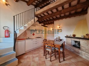 L’Agenzia Immobiliare Puzielli propone casale ristrutturato in vendita a Monteleone di Fermo nelle Marche (12)