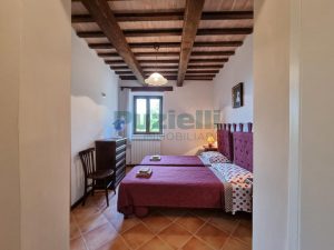 L’Agenzia Immobiliare Puzielli propone casale ristrutturato in vendita a Monteleone di Fermo nelle Marche (18)