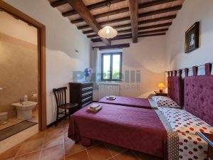 L’Agenzia Immobiliare Puzielli propone casale ristrutturato in vendita a Monteleone di Fermo nelle Marche (19)