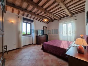 L’Agenzia Immobiliare Puzielli propone casale ristrutturato in vendita a Monteleone di Fermo nelle Marche (24)