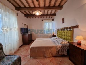 L’Agenzia Immobiliare Puzielli propone casale ristrutturato in vendita a Monteleone di Fermo nelle Marche (31)