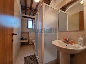 L’Agenzia Immobiliare Puzielli propone casale ristrutturato in vendita a Monteleone di Fermo nelle Marche (33)