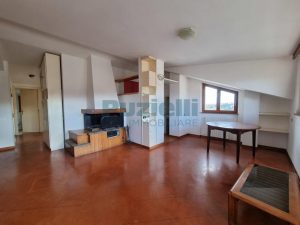 L’Agenzia Immobiliare Puzielli propone mansarda con terrazzo e garage in vendita a Fermo (1)