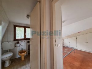L’Agenzia Immobiliare Puzielli propone mansarda con terrazzo e garage in vendita a Fermo (18)