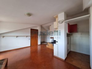 L’Agenzia Immobiliare Puzielli propone mansarda con terrazzo e garage in vendita a Fermo (4)