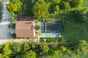 L’Agenzia Immobiliare Puzielli propone prestigioso casale con piscina in vendita a Cingoli (7)