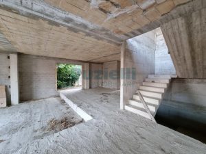 L’Agenzia Immobiliare Puzielli propone villa bifamiliare con giardino e garage a Grottazzolina (10)