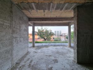 L’Agenzia Immobiliare Puzielli propone villa bifamiliare con giardino e garage a Grottazzolina (11)