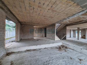 L’Agenzia Immobiliare Puzielli propone villa bifamiliare con giardino e garage a Grottazzolina (13)