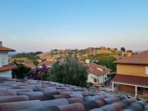 L’Agenzia Immobiliare Puzielli propone villa bifamiliare con giardino e garage a Grottazzolina (18)