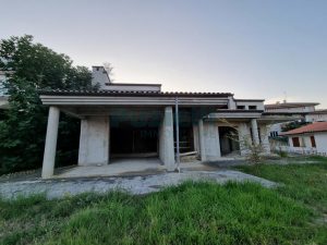 L’Agenzia Immobiliare Puzielli propone villa bifamiliare con giardino e garage a Grottazzolina (6)