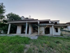L’Agenzia Immobiliare Puzielli propone villa bifamiliare con giardino e garage a Grottazzolina (7)